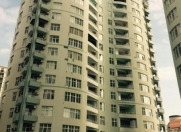 Satılır 5 otaqlı 220 m2 yeni tikili 28 May m.
