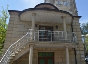 Satılır 5 otaqlı 200 m2 obyekt Rəsulzadə