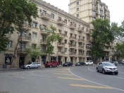 İcarəyə verilir 3 otaqlı 70 m2 köhnə tikili Sahil m.