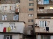 Satılır 2 otaqlı 43 m2 köhnə tikili Tibb Universiteti