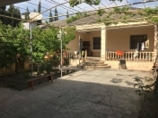İcarəyə verilir 4 otaqlı 250 m2 həyət evi Bakıxanov
