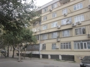 Satılır 3 otaqlı 84 m2 köhnə tikili Ayna Sultanova heykəli
