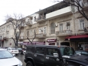 İcarəyə verilir 3 otaqlı 100 m2 köhnə tikili 28 May m.