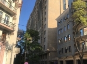 İcarəyə verilir 3 otaqlı 110 m2 yeni tikili Axundov bağı