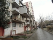 Satılır 2 otaqlı 50 m2 köhnə tikili Zərifə Əliyeva adına park