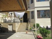 İcarəyə verilir 6 otaqlı 800 m2 həyət evi Gənclik m.