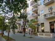 İcarəyə verilir 4 otaqlı 220 m2 köhnə tikili Sahil m.