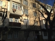 Satılır 2 otaqlı 60 m2 köhnə tikili Elmlər Akademiyası m.