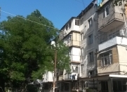 Satılır 3 otaqlı 70 m2 köhnə tikili 3 mkr