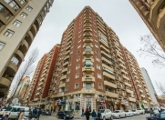 İcarəyə verilir 4 otaqlı 200 m2 yeni tikili 28 May m.