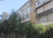 Satılır 2 otaqlı 38 m2 köhnə tikili İnşaatçılar m.