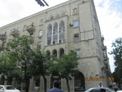 İcarəyə verilir 3 otaqlı 128 m2 köhnə tikili Azneft meydanı