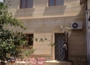 Satılır 6 otaqlı 240 m2 həyət evi 8 mkr