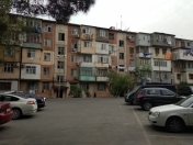 Satılır 2 otaqlı 45 m2 köhnə tikili Ayna Sultanova heykəli