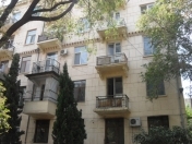 Satılır 3 otaqlı 130 m2 obyekt Elmlər Akademiyası m.