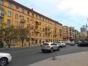 Satılır 2 otaqlı 60 m2 köhnə tikili Elmlər Akademiyası m.