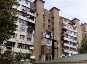 Satılır 3 otaqlı 75 m2 köhnə tikili İnşaatçılar m.