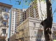 İcarəyə verilir 4 otaqlı 150 m2 yeni tikili Nizami m.