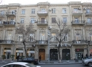 Satılır 3 otaqlı 80 m2 köhnə tikili Nizami kinoteatrı