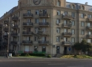 İcarəyə verilir 4 otaqlı 110 m2 köhnə tikili Şah İsmayıl Xətai m.