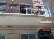 Satılır 4 otaqlı 210 m2 köhnə tikili Fontanlar bağı