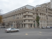 İcarəyə verilir 4 otaqlı 140 m2 köhnə tikili Sahil m.