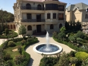 Satılır 12 otaqlı 800 m2 bağ evi Novxanı
