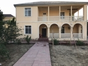 İcarəyə verilir 4 otaqlı 200 m2 bağ evi Novxanı
