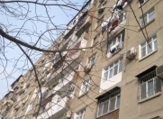 Satılır 3 otaqlı 70 m2 köhnə tikili Ukrayna dairəsi