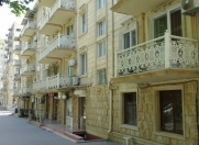 İcarəyə verilir 2 otaqlı 45 m2 ofis Elmlər Akademiyası m.