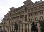 İcarəyə verilir 2 otaqlı 70 m2 köhnə tikili Səməd Vurğun parkı