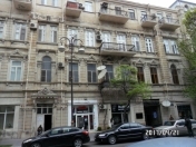 Satılır 5 otaqlı 320 m2 köhnə tikili Sahil m.