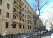 Satılır 2 otaqlı 56 m2 həyət evi Azneft meydanı