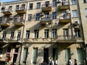 İcarəyə verilir 4 otaqlı 127 m2 köhnə tikili Crystal Plaza