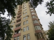 Satılır 6 otaqlı 247 m2 yeni tikili Azərbaycan Dillər Universiteti