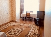 Satılır 3 otaqlı 100 m2 köhnə tikili Zərifə Əliyeva adına park