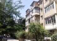 Satılır 3 otaqlı 70 m2 köhnə tikili İnşaatçılar m.