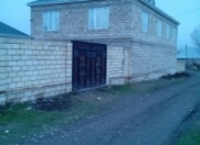 Satılır 8 otaqlı 380 m2 villa Xaçmaz