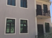 Satılır 4 otaqlı 180 m2 həyət evi Bakıxanov
