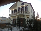 Satılır 4 otaqlı 200 m2 həyət evi Şüvəlan