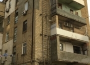 Satılır 2 otaqlı 60 m2 köhnə tikili Rusiya səfirliyi