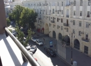 İcarəyə verilir 4 otaqlı 130 m2 köhnə tikili Sahil bağı