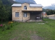 İcarəyə verilir 4 otaqlı 130 m2 villa Qax