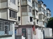 Satılır 3 otaqlı 75 m2 köhnə tikili İnşaatçılar m.