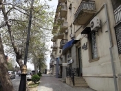 Satılır 2 otaqlı 60 m2 köhnə tikili Rusiya səfirliyi