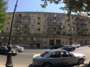 Satılır 2 otaqlı 45 m2 köhnə tikili Yasamal r.