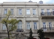 İcarəyə verilir 3 otaqlı 73 m2 köhnə tikili Axundov bağı