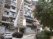 Satılır 2 otaqlı 70 m2 köhnə tikili Yasamal r.