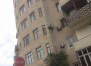 Satılır 4 otaqlı 65 m2 köhnə tikili İnşaatçılar m.