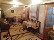 Satılır 6 otaqlı 300 m2 köhnə tikili Sərhədçi İdman kompleksi